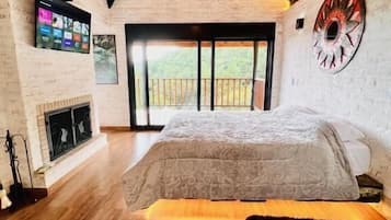 Premium Cabin | 1 bedroom, free WiFi, bed sheets