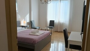 2 室のベッドルーム、WiFi、ベッドシーツ