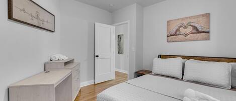 1 bedroom, desk, iron/ironing board, WiFi (free)