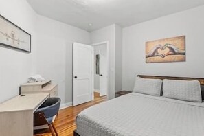 1 bedroom, iron/ironing board, free WiFi, bed sheets - Charming & Modern St. Louis Retreat in Benton Park (St. Louis)