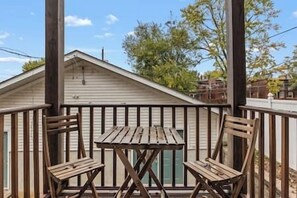 Outdoor dining - Charming & Modern St. Louis Retreat in Benton Park (St. Louis)