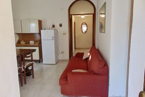 TV - SE021 Senigallia, three-room apartment in a private area (Senigallia)