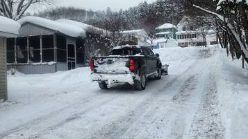 ample trailer parking