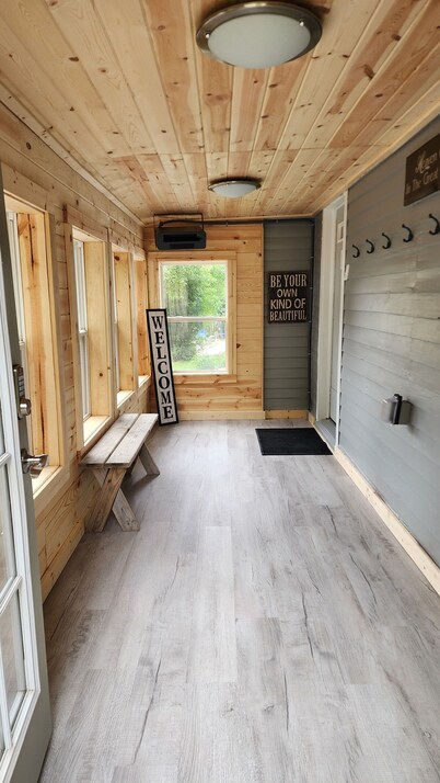 Cozy getaway mins from Michigan Tech, Ski & Snowmobile trails & Lake Superior