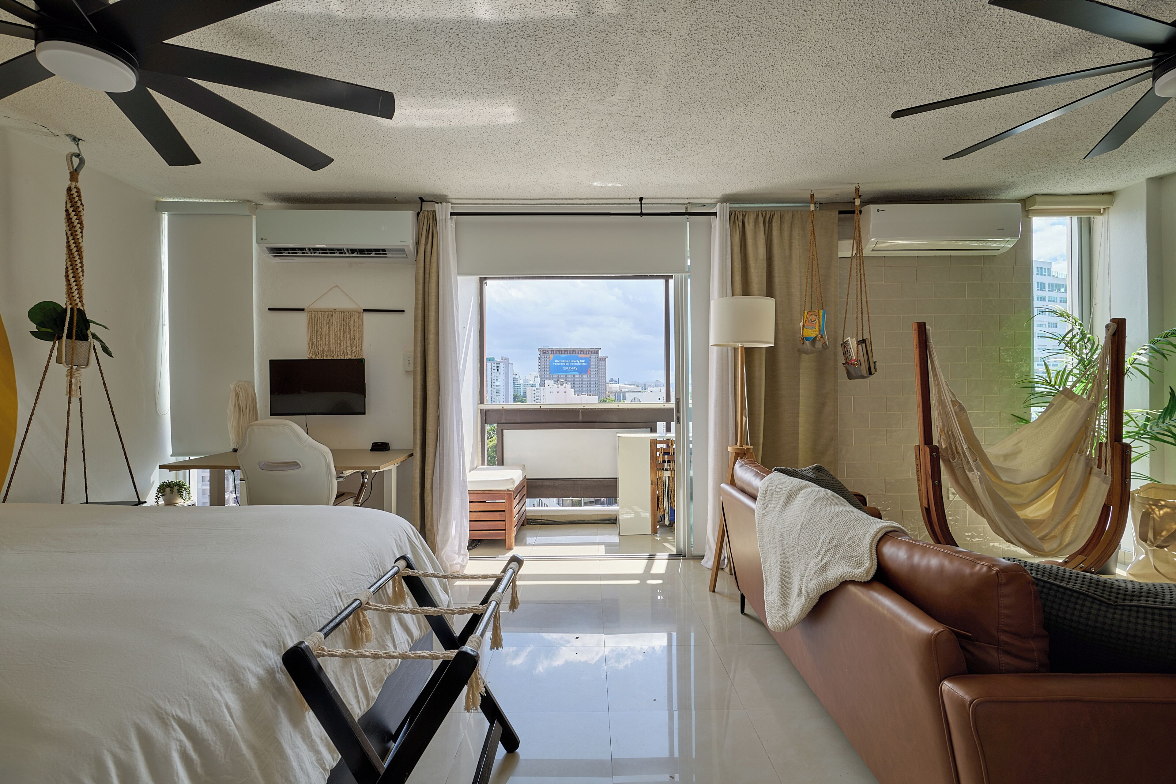 1 chambre, bureau, fer et planche à repasser, Wi-Fi gratuit