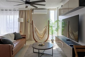 Smart-TV, Kamin, Computerbildschirme