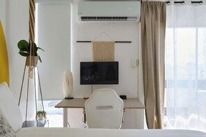1 chambre, bureau, fer et planche à repasser, accès au Wi-Fi (inclus)