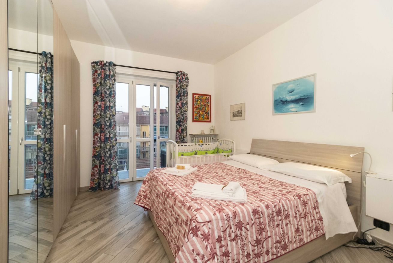 1 slaapkamer, een strijkplank/strijkijzer, wifi, beddengoed