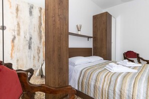 1 chambre, fer et planche à repasser, Wi-Fi