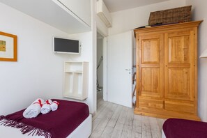 1 bedroom, iron/ironing board