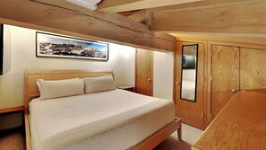 1 bedroom, iron/ironing board, Internet, bed sheets