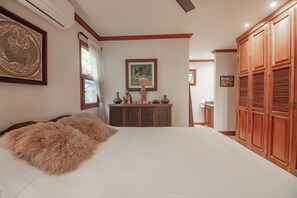 2 bedrooms, iron/ironing board, WiFi, bed sheets - Rancho Santana. Charming garden Casita V-14 surrounded by tropical gardens. (Tola)