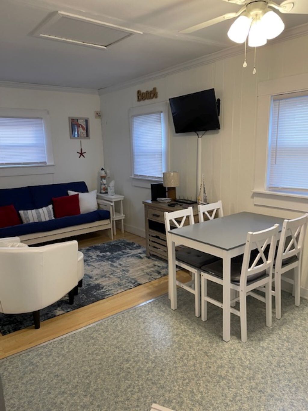 Summer Sea Cottage near beaches and restaurants