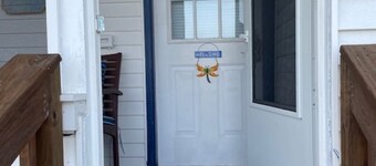 Summer Sea Cottage in WATERCREST near beaches and restaurants