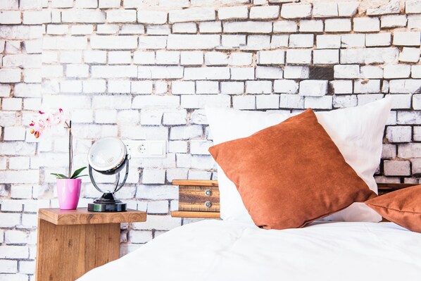 2 bedrooms, desk, iron/ironing board, free WiFi - Relax in our (Losheim am See)