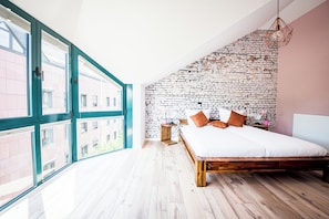 2 dormitoris, escriptori, planxa i posts de planxar i wifi gratuïta