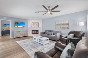 TV, fireplace