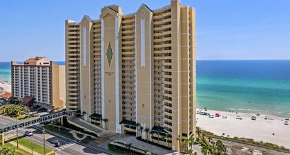 Bahama Breeze by AvantStay | Gulf Front, 2 Pools, Beach Chairs Included!