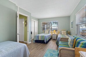 4 bedrooms, iron/ironing board, free WiFi, bed sheets