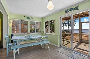 Dining - Relax with the whole family at this peaceful place to stay. (Panacea)