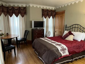 4 Schlafzimmer, Bügeleisen/Bügelbrett, kostenloses WLAN, Bettwäsche