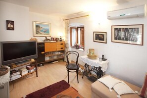Room - Apartments Marija - 15m From the sea (Milna)