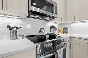 Dishwasher - Badger Den:Snow+24/7Gym+Accessible+Laundry
 (Ephraim)