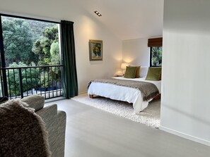 1 habitación, tabla de planchar con plancha, wifi gratis y ropa de cama
