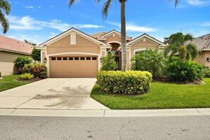 Exterior - Place of Elegance and Style, Located on a Golf Course (Venice)
