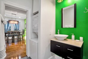 Interior - Hi there, how's it going? (Galveston)