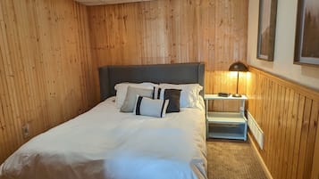 3 habitaciones, tabla de planchar con plancha y cuna de viaje