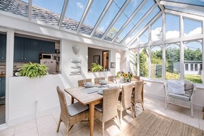 Dining - Phoenix Cottage, Brampton (Brampton)