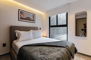 1 habitación, tabla de planchar con plancha, wifi y ropa de cama