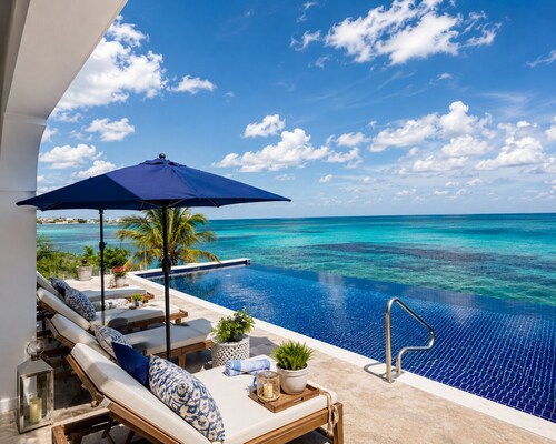 Caribbean Rhapsody Oceanfront Villa with Amazing Snorkeling!!