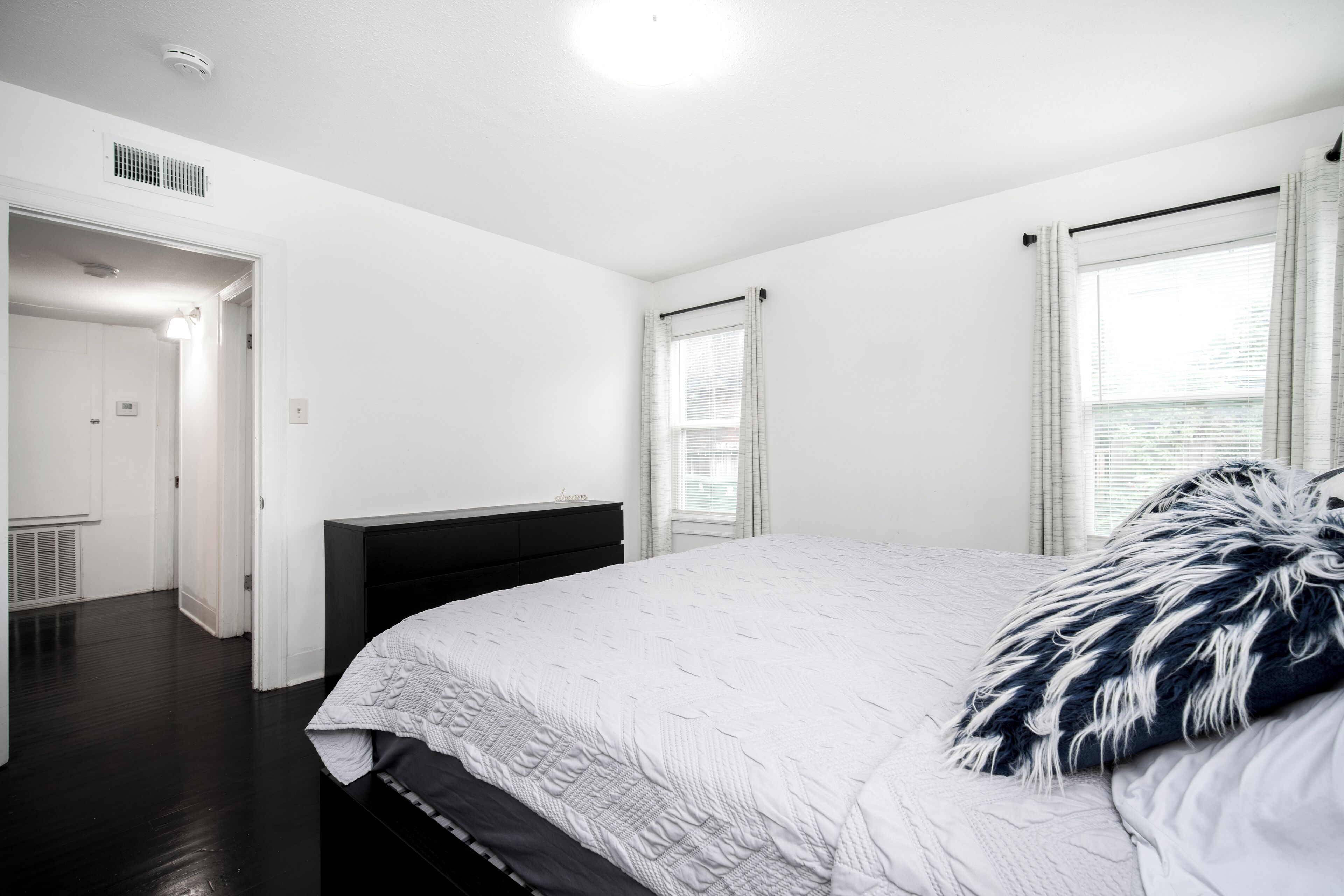 Trendy Apartment in Downtown - Near Montrose