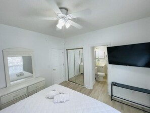 1 slaapkamer, een strijkplank/strijkijzer, wifi