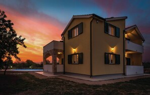 4 bedrooms - Holiday Houses, Villas Brist - With Pool (Drnis)