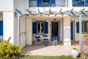 تناول الطعام بالخارج