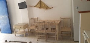 Dining - Holiday Home '11 Perasma Kypri Beach Apt' with Private Terrace, Wi-Fi and Air Conditioning (Kypri)