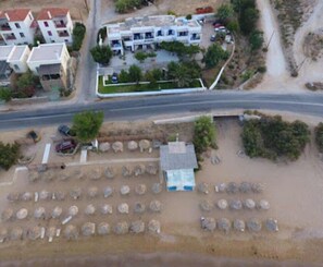 Exterior - Holiday Home '11 Perasma Kypri Beach Apt' with Private Terrace, Wi-Fi and Air Conditioning (Kypri)