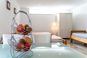 1 bedroom, desk, free WiFi, bed sheets