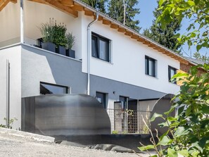 Exterior - Ländle Lodge Apartment with Mountain View, Garden and Wi-Fi (Langen bei Bregenz)