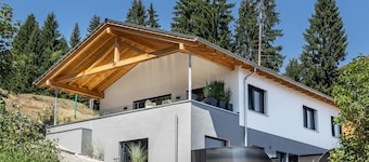 Holiday Apartment 'Ländle Lodge' with Garden and Wi-Fi