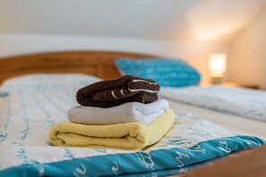 1 slaapkamer, een bureau, een strijkplank/strijkijzer, gratis wifi