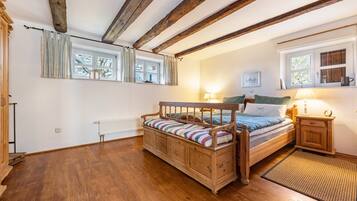 3 bedrooms, free WiFi, bed sheets