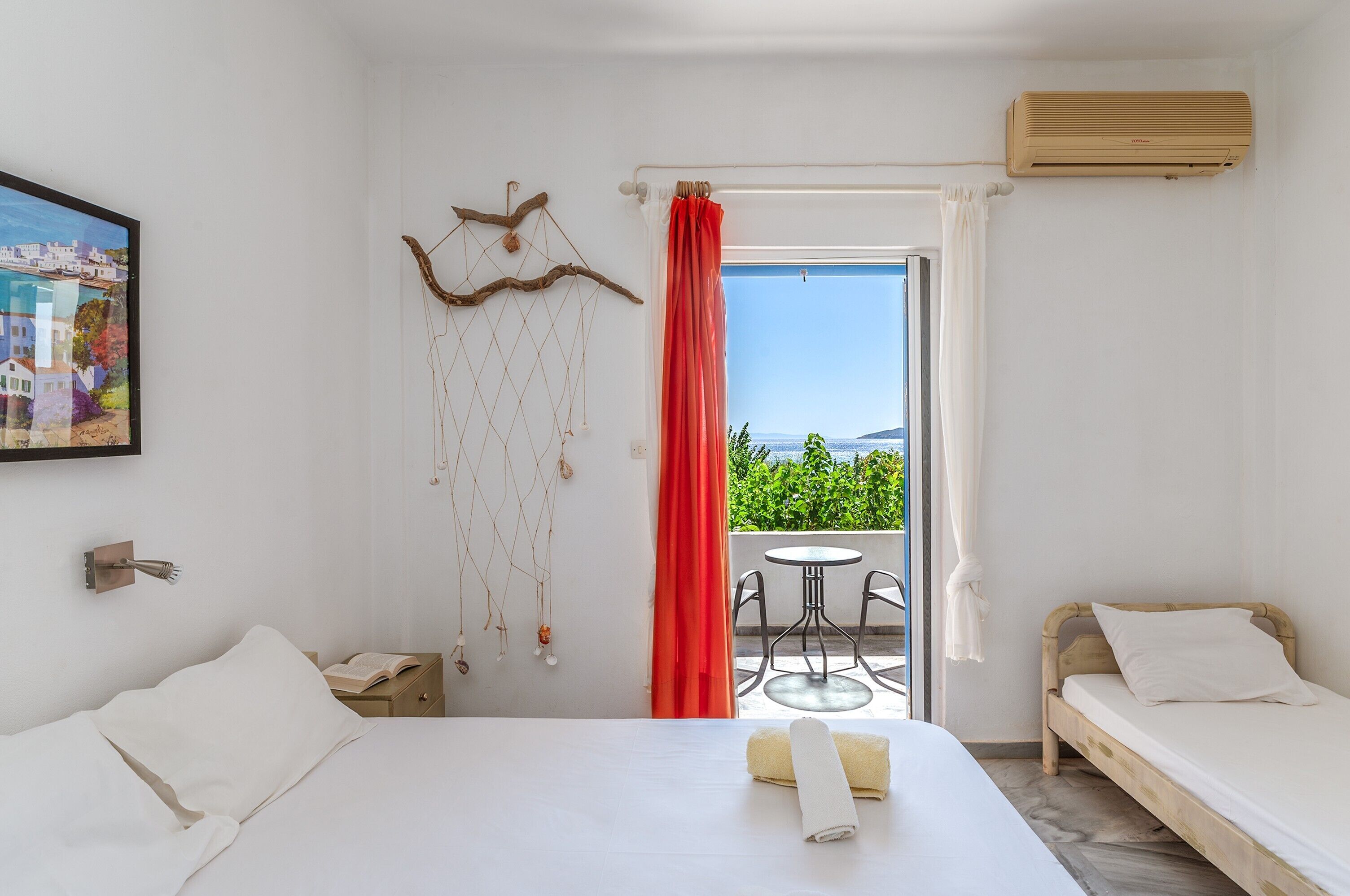 1 bedroom, desk, free WiFi, bed sheets