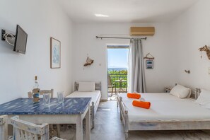 1 bedroom, free WiFi, bed sheets - Holiday Home '1 Kypri Seaview Perasma Studio' with Sea View, Wi-Fi and Air Conditioning (Kypri)