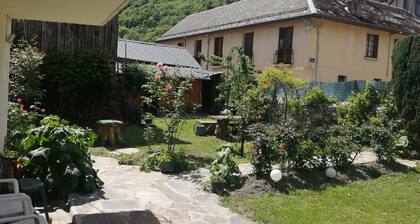 Holiday Home "Les Rosiers" with Shared Garden & Wi-Fi