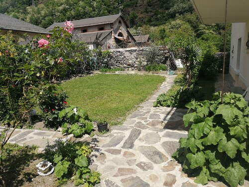 Holiday Home "Les Rosiers" with Shared Garden & Wi-Fi