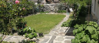 Holiday Home "Les Rosiers" with Shared Garden & Wi-Fi